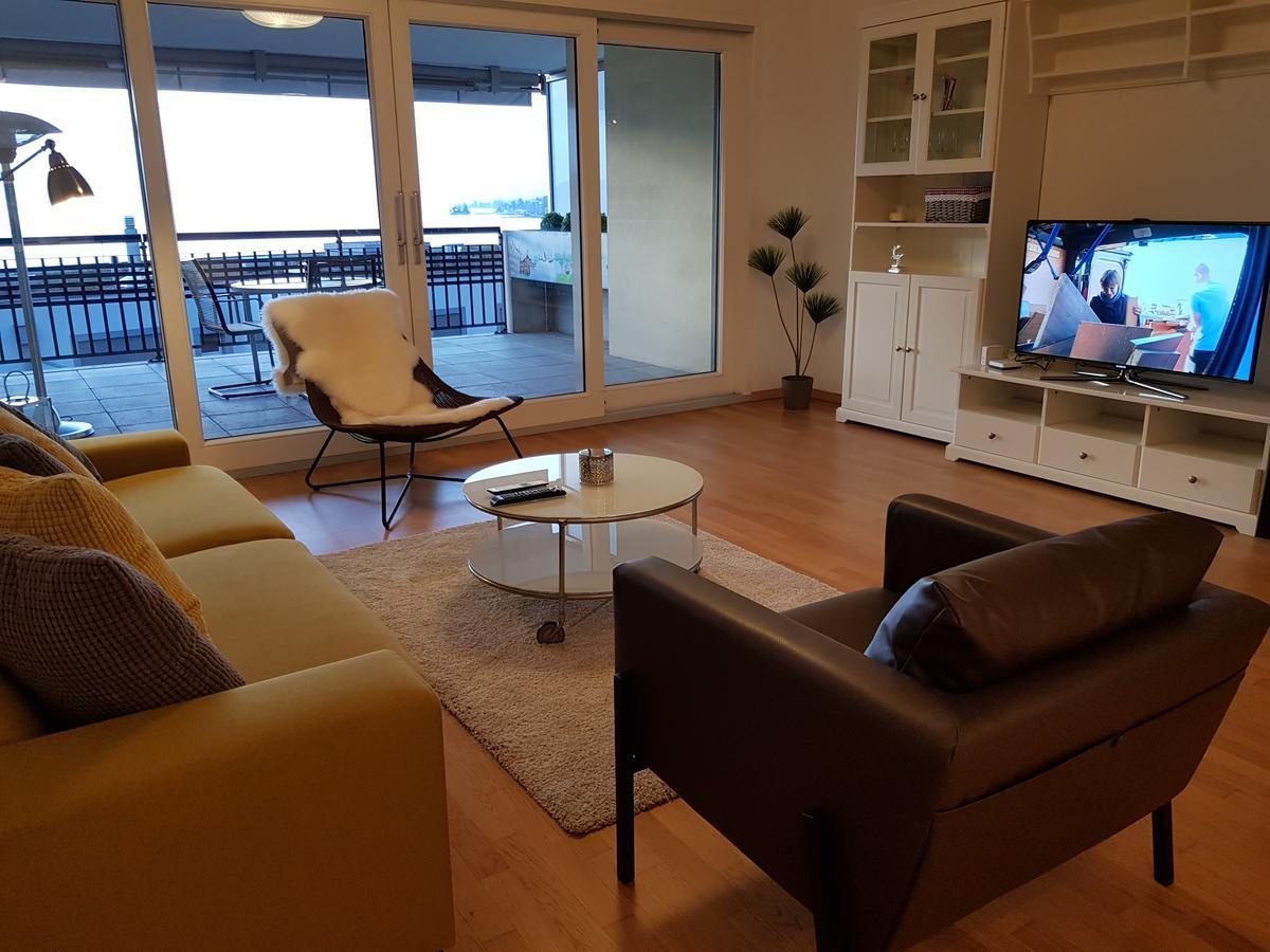 Montreux Lake View Apartments City Centre エクステリア 写真